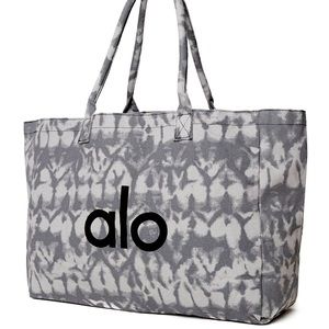 Alo Yoga Shopper Tote
